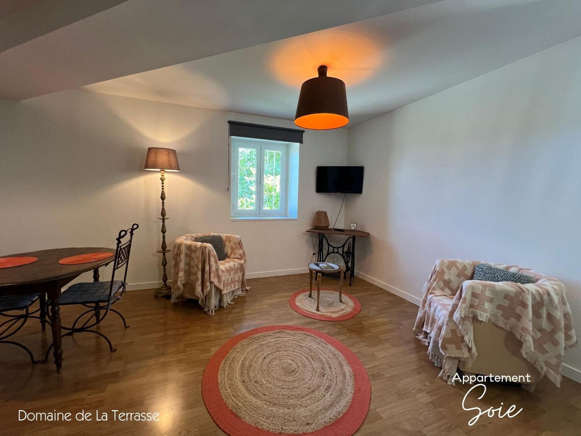 Apartmán Domaine De La Terrasse Carbonne Exteriér fotografie